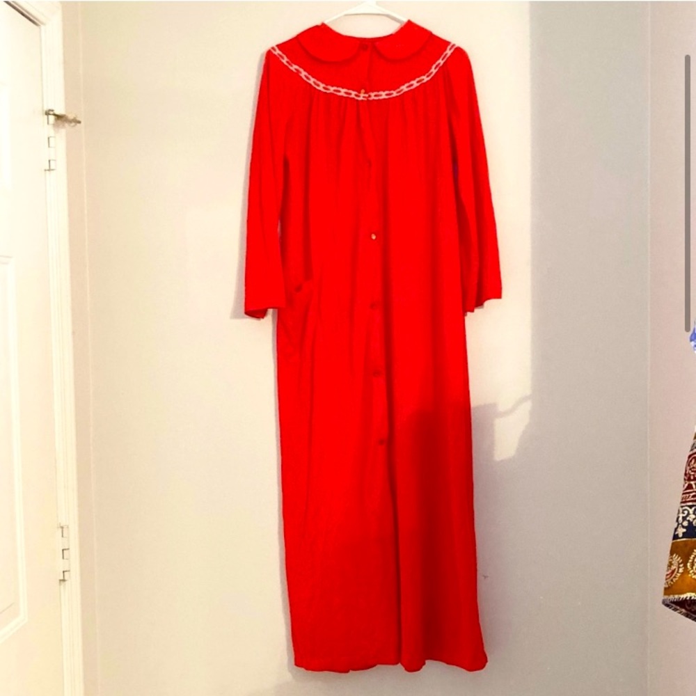 Vintage maxi nightgown with Peter Pan collar